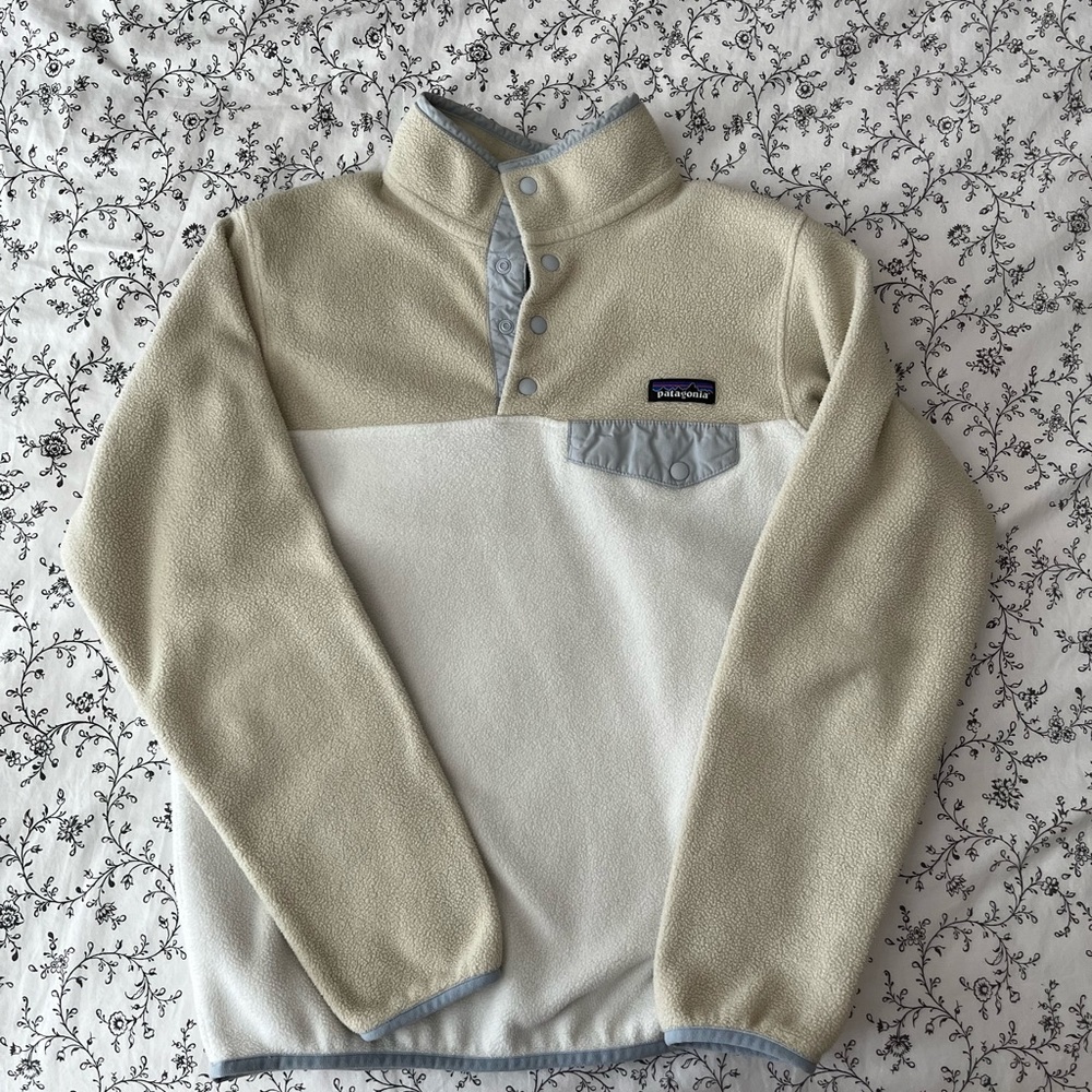 Patagonia Cream/White Fleece Pullover